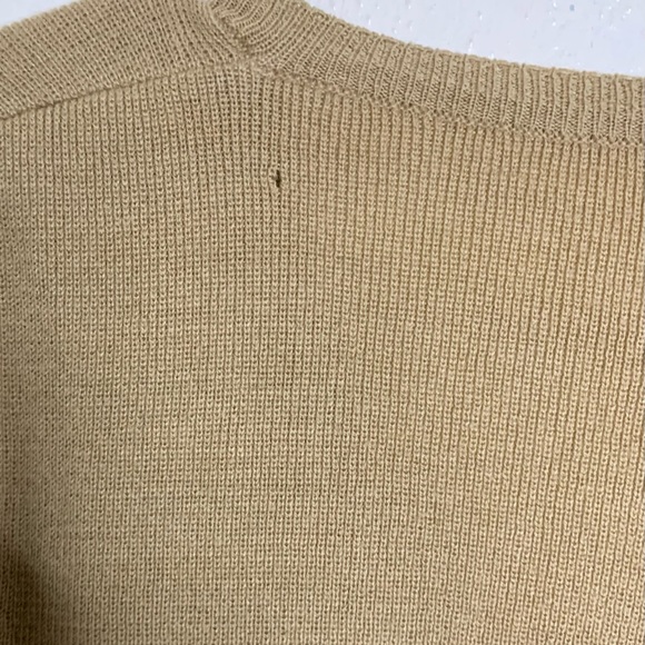 Embroidered v-neck pull-over sweater - Picture 9 of 9